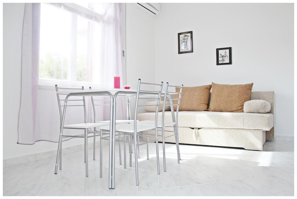 טרוגיר Apartments & Room Dijana מראה חיצוני תמונה